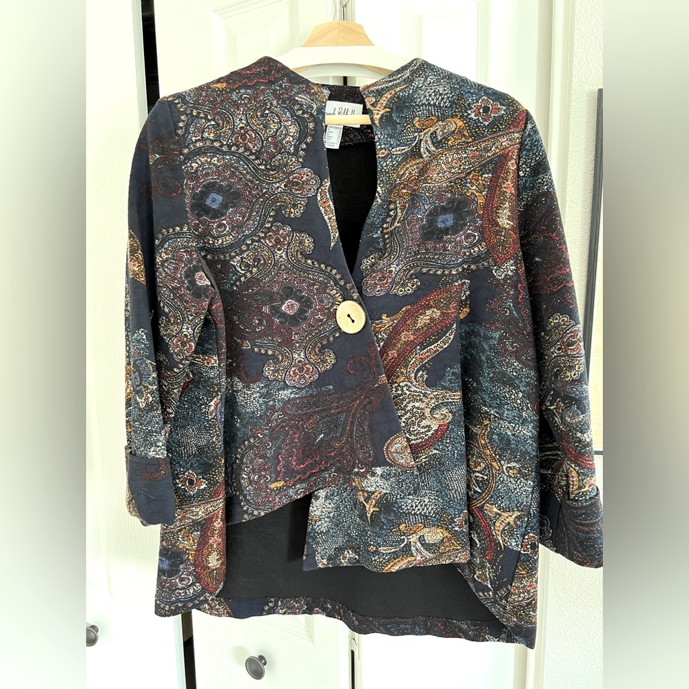 🌸NWOT🌸
Joseph Ribkoff jacket/blazer, paisley print, size 10.